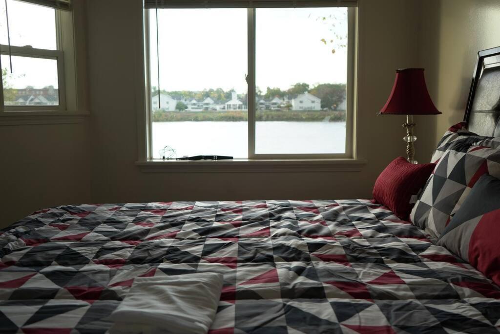 Queen Bed Beautiful Sunset W River View Fast Wifi Apartman Troy Kültér fotó