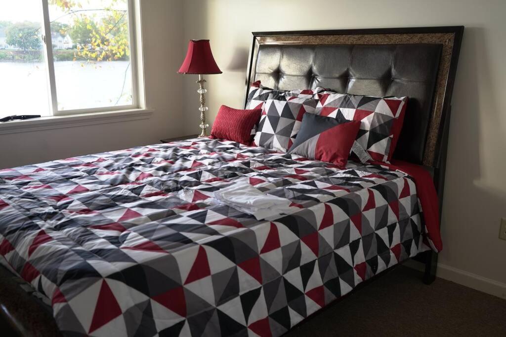 Queen Bed Beautiful Sunset W River View Fast Wifi Apartman Troy Kültér fotó